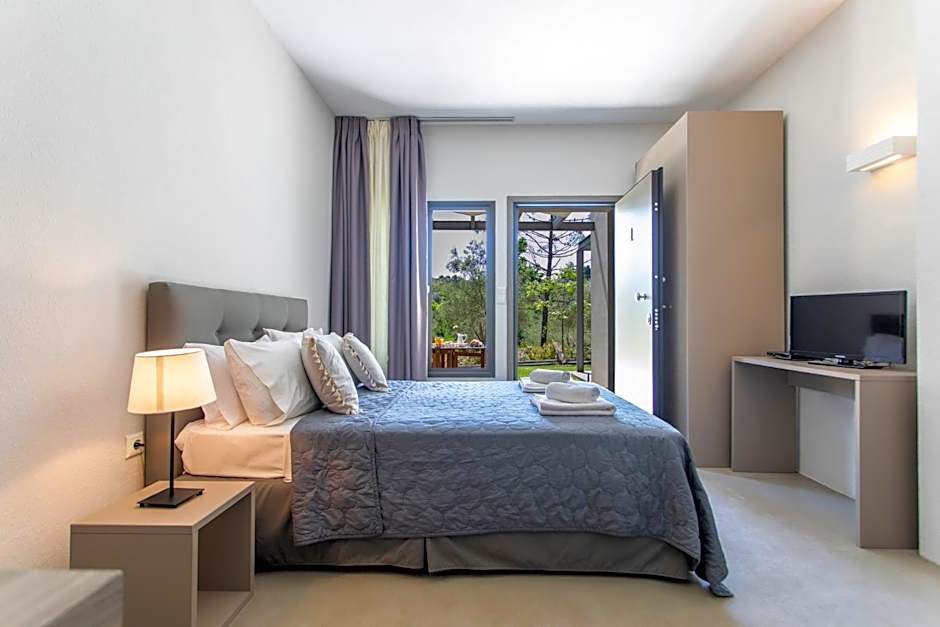 Sani More & Sani Woods