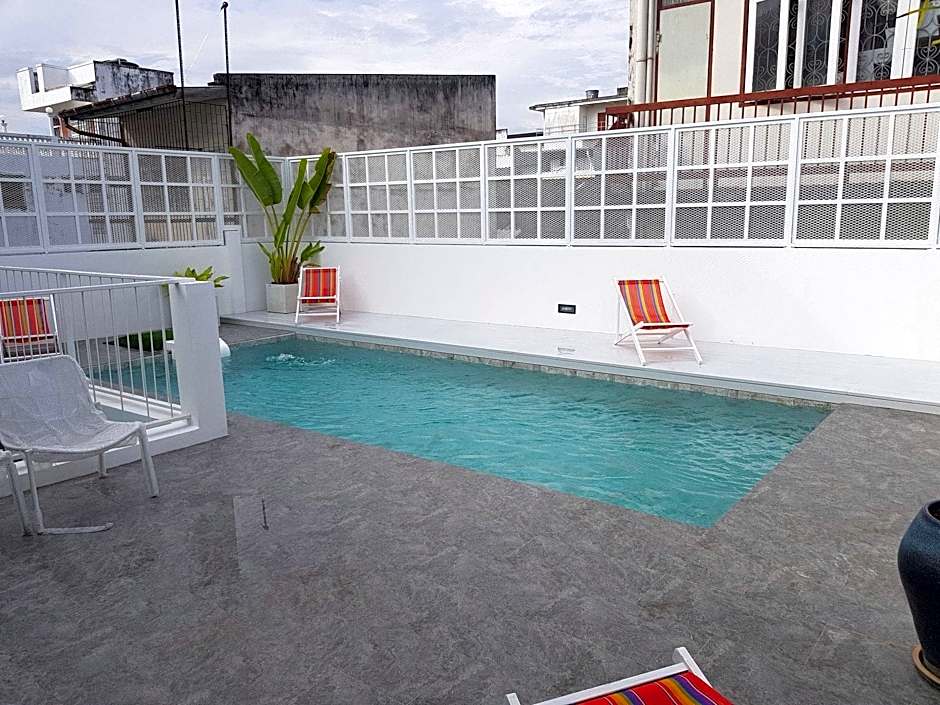 Borbaboom Phuket Poshtel & Hostel