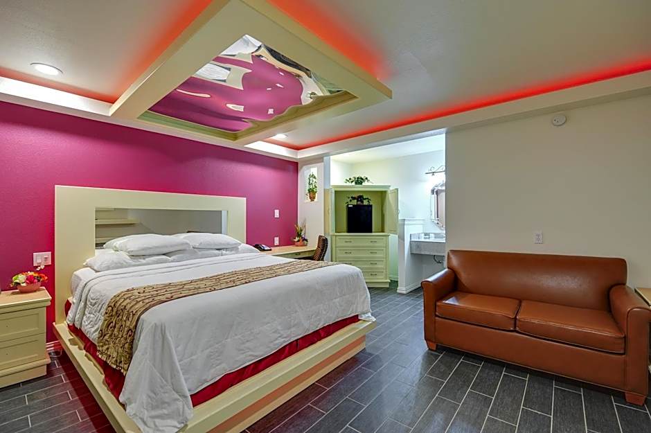 Romantic Inn & Suites