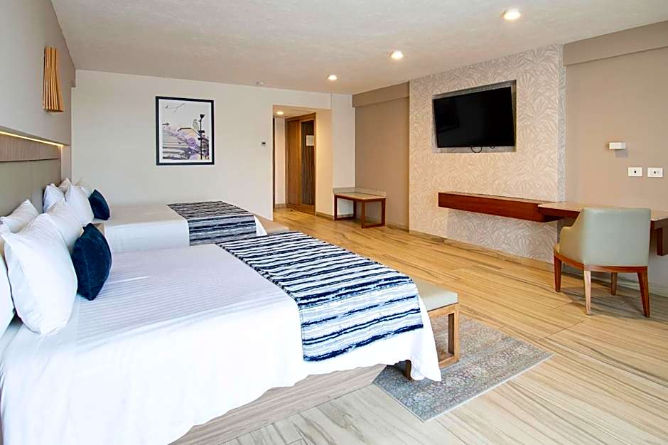 Hotel Velvet Plaza