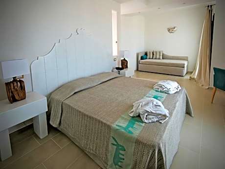 Junior Suite with Balcony and Sea View