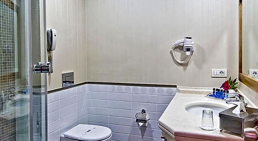 Tugcu Hotel Select