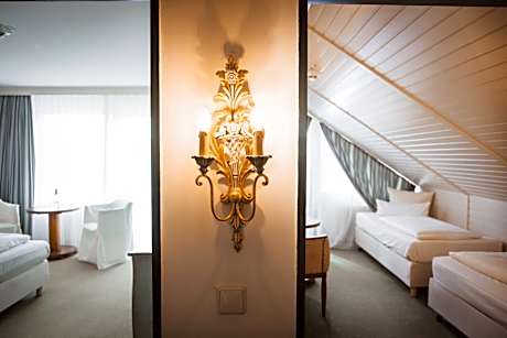 Two-Rooms Family