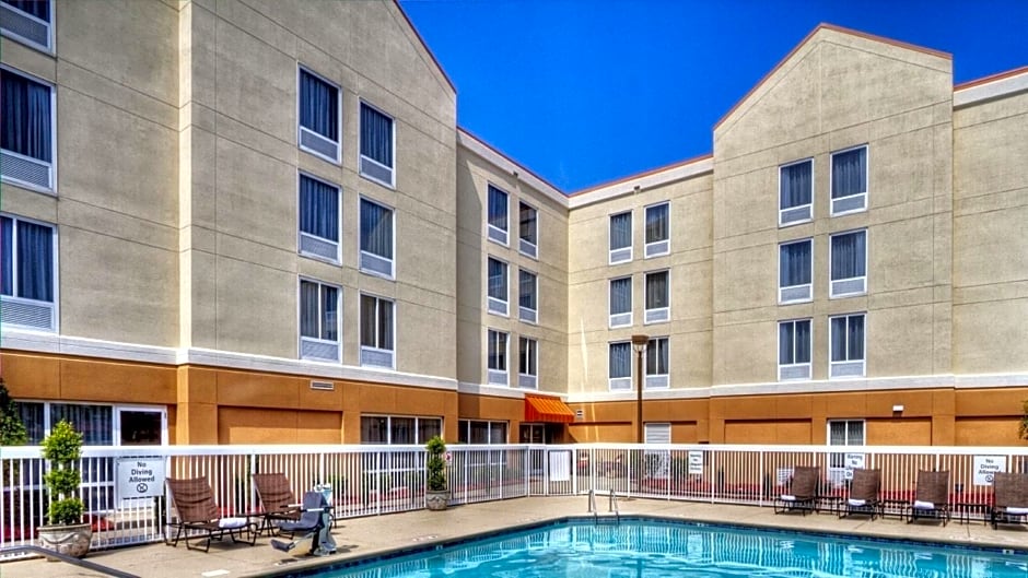 Holiday Inn Express Greenville, an IHG Hotel
