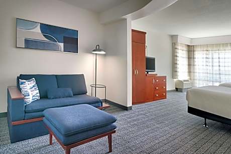 Studio with Two Queen Beds and Sofa Bed