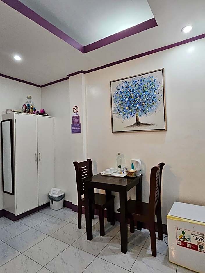 L & M Hearthstones Lodge