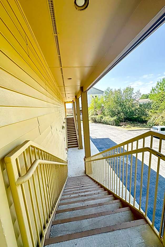 Bonita Lakes Inn by Capital O Meridian I20