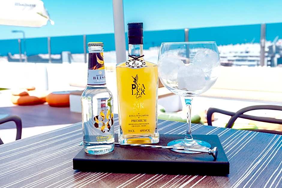 DAOS Suites & Terrace Marbella