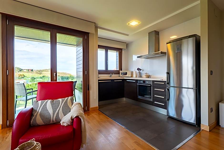 1 Bedroom Sofabed Apartment — 8 fotoğraftan 1. fotoğraf