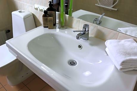 1 Double Bed, Non-Smoking, Wall Bed, Free Internet, Full Breakfast