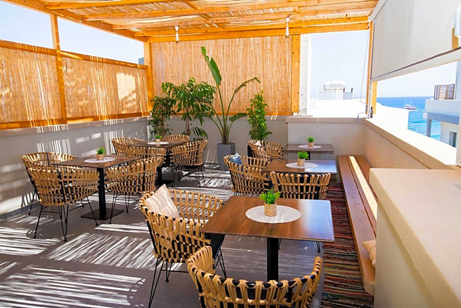 Lunar Hotel Modern Boutique