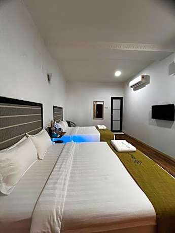 Family Room with King Bed