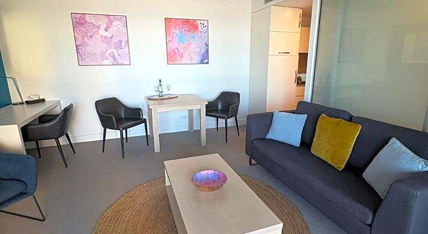 Oaks Glenelg Plaza Pier Suites
