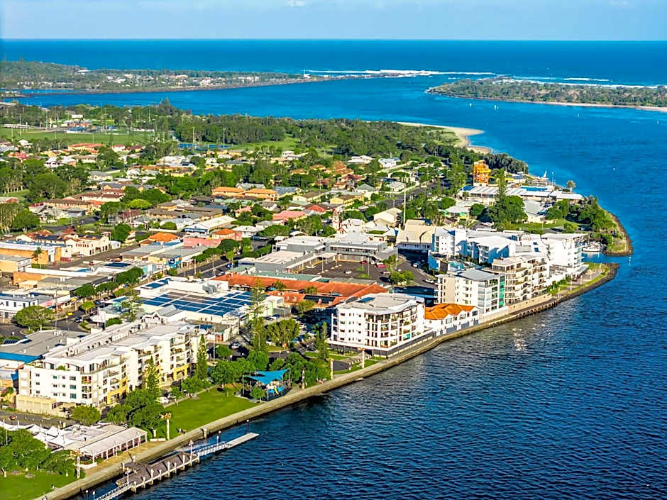 Riverside Holiday Apartments