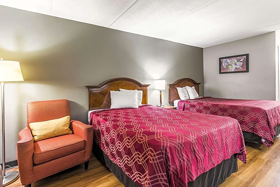 Econo Lodge North
