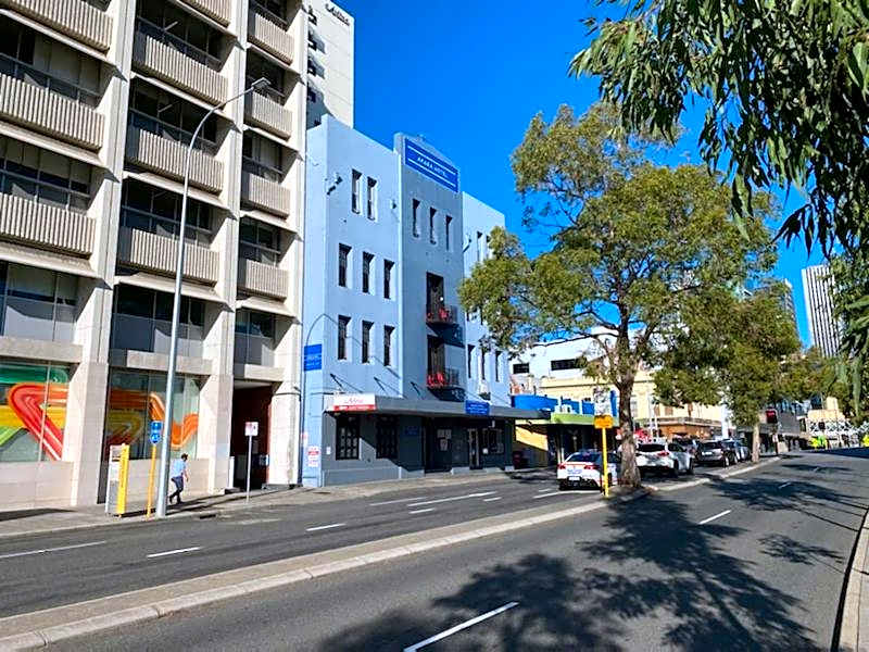 Wallaby Backpackers Hostel Perth - note - Valid passport required to check in -