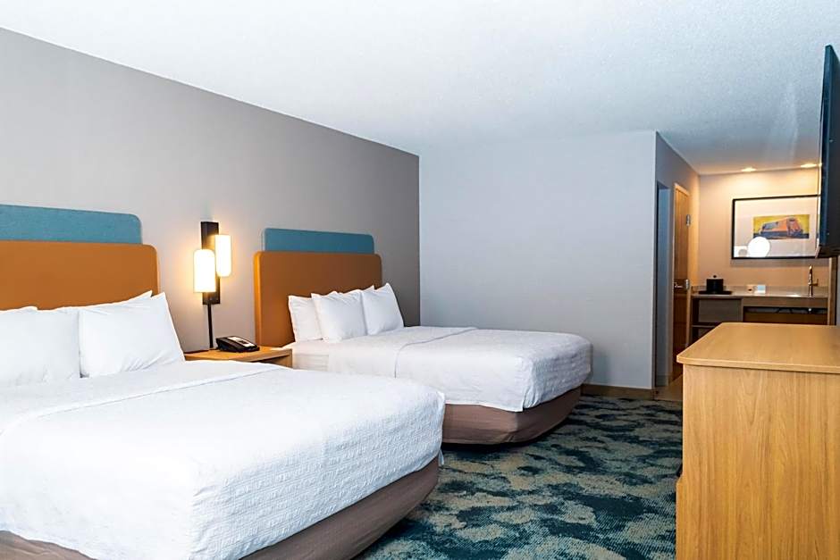 Hampton Inn & Suites Addison