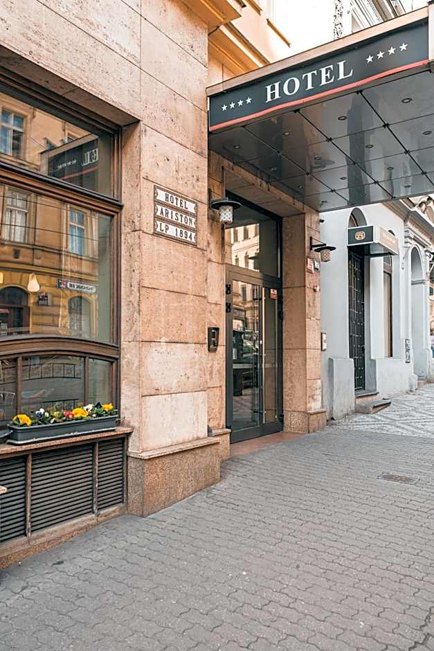 Ariston & Ariston Patio Hotel