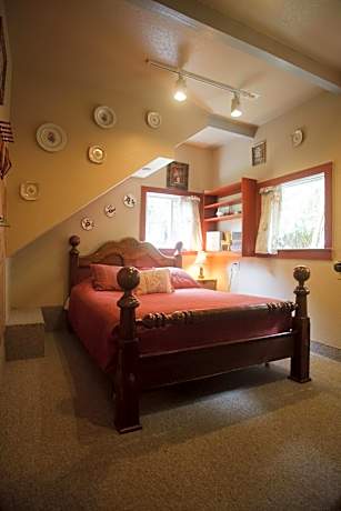 Double Room with Shared Bathroom