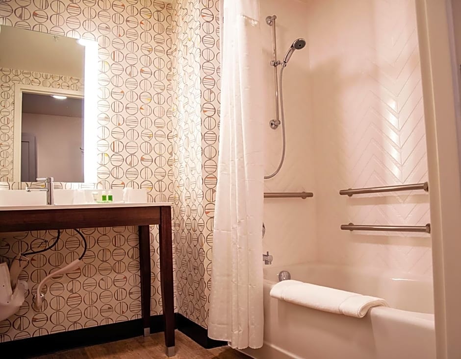Holiday Inn & Suites - Savannah Airport - Pooler, an IHG Hotel