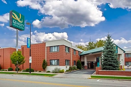 Quality Inn & Suites Downtown