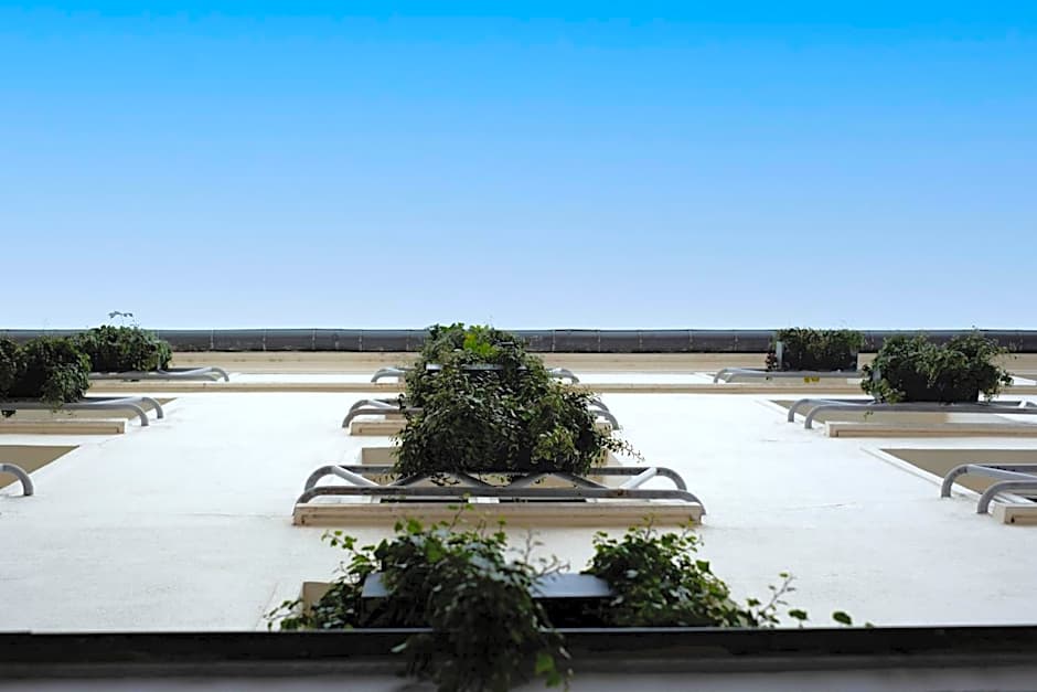 Kyriad Paris 10 - Canal Saint Martin - République