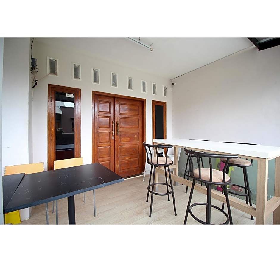 OYO Life 2273 Pratama Homestay