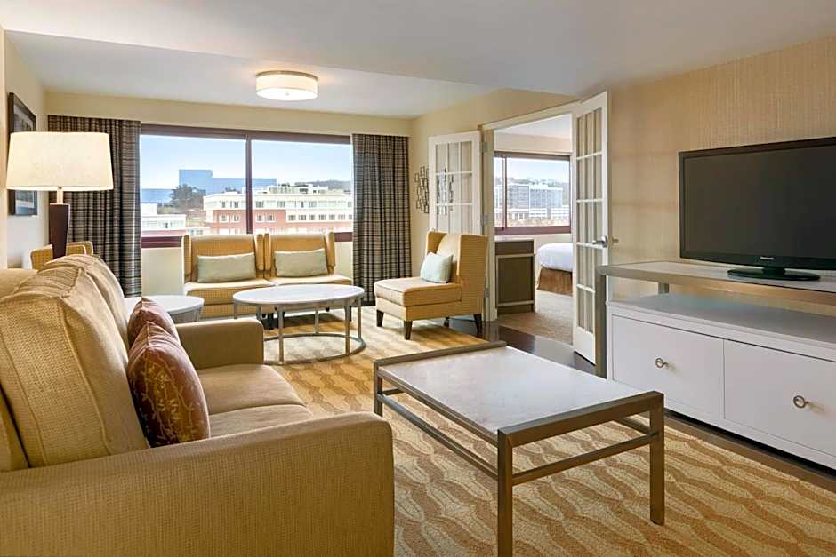 Embassy Suites By Hilton Boston Waltham