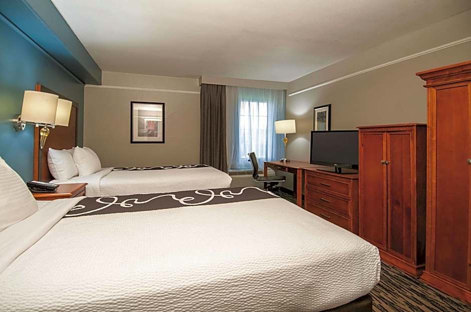 La Quinta Inn & Suites by Wyndham San Antonio Brooks City Base