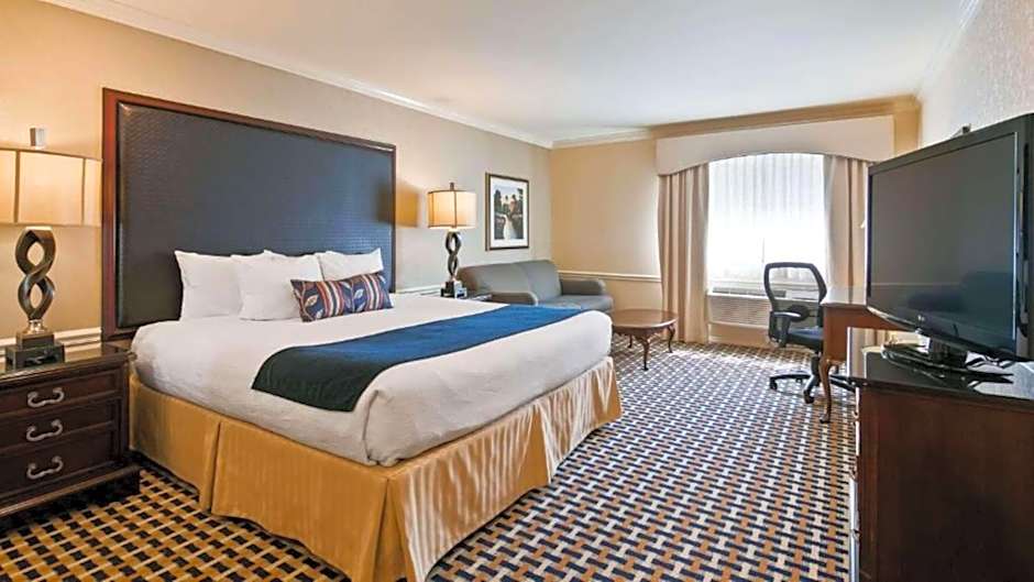 Best Western Plus Plaza Hotel & Conference Center