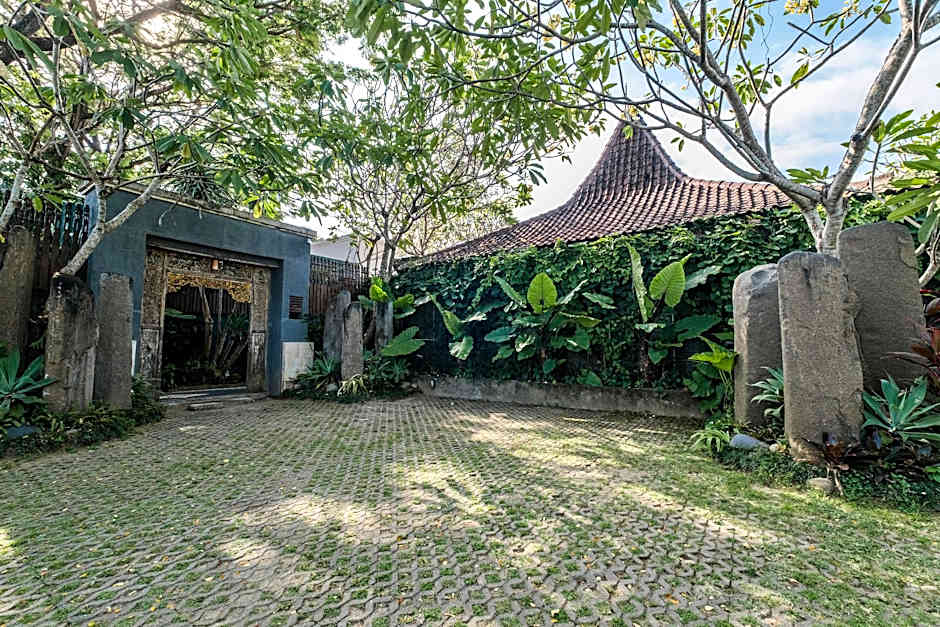 Alam Bidadari Seminyak Villas