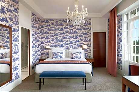 Deluxe Suite with Sea View