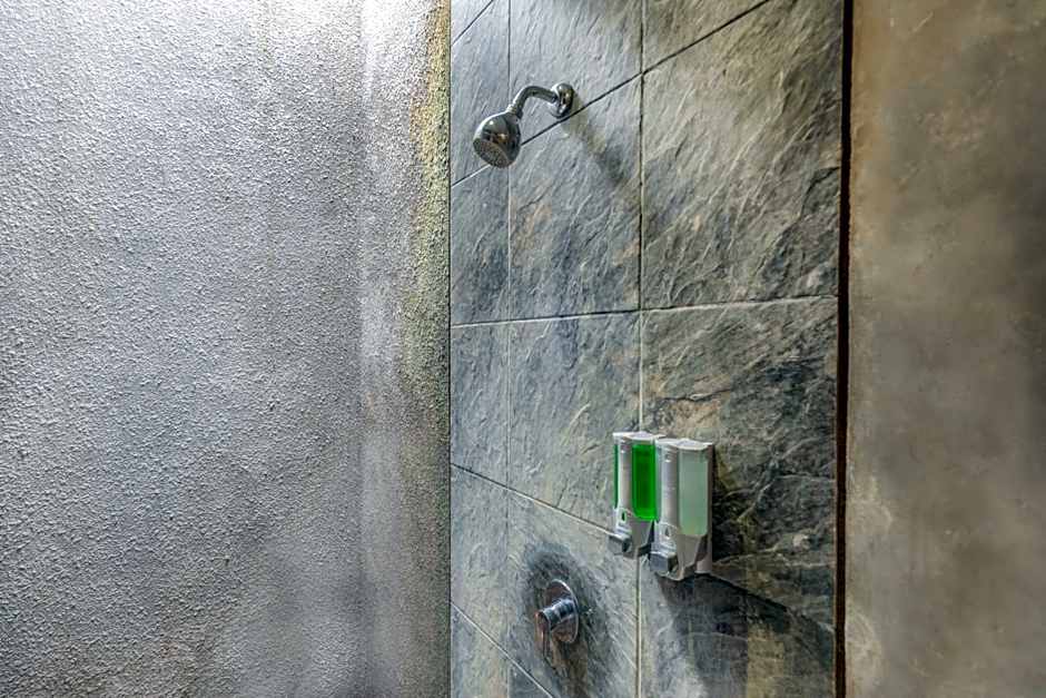 ME Villa Kayu Tulang