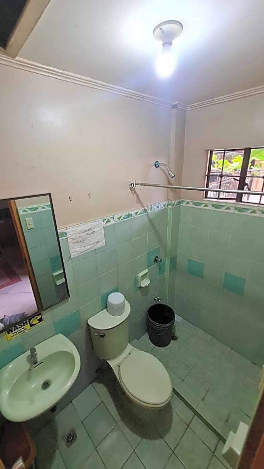 RedDoorz @ D'Little Egg Hostel Pangasinan