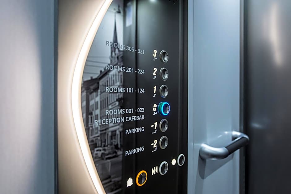 Hotel one66 (free parking garage)