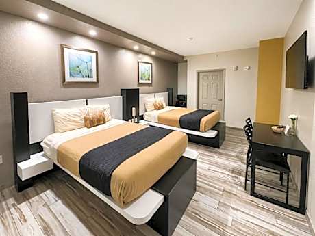 Standard Queen Room with Two Queen Beds - Smoking