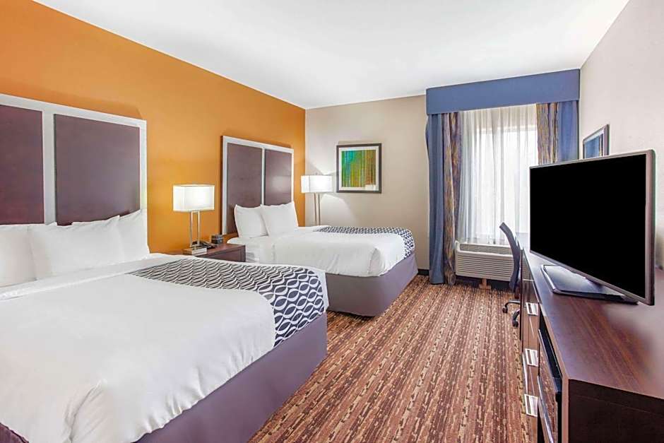 La Quinta Inn & Suites by Wyndham Gonzales
