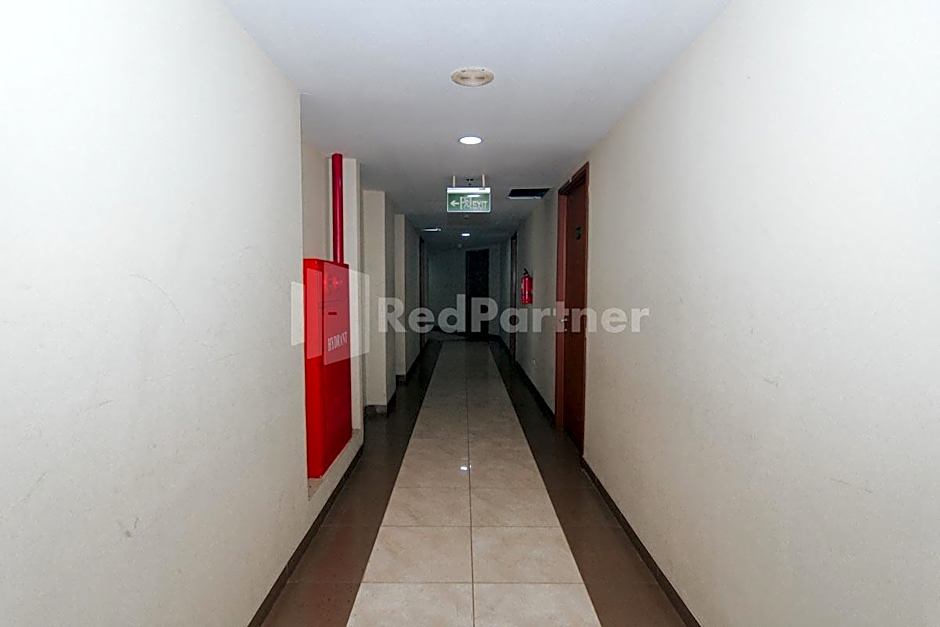 RedLiving Apartemen Green Lake View Ciputat Syafa Property Tower E