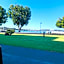 Zorba Waterfront Motel