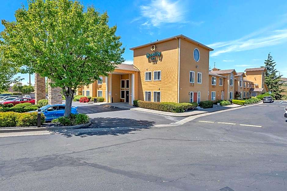 Quality Inn Near Six Flags Discovery Kingdom-Napa Valley