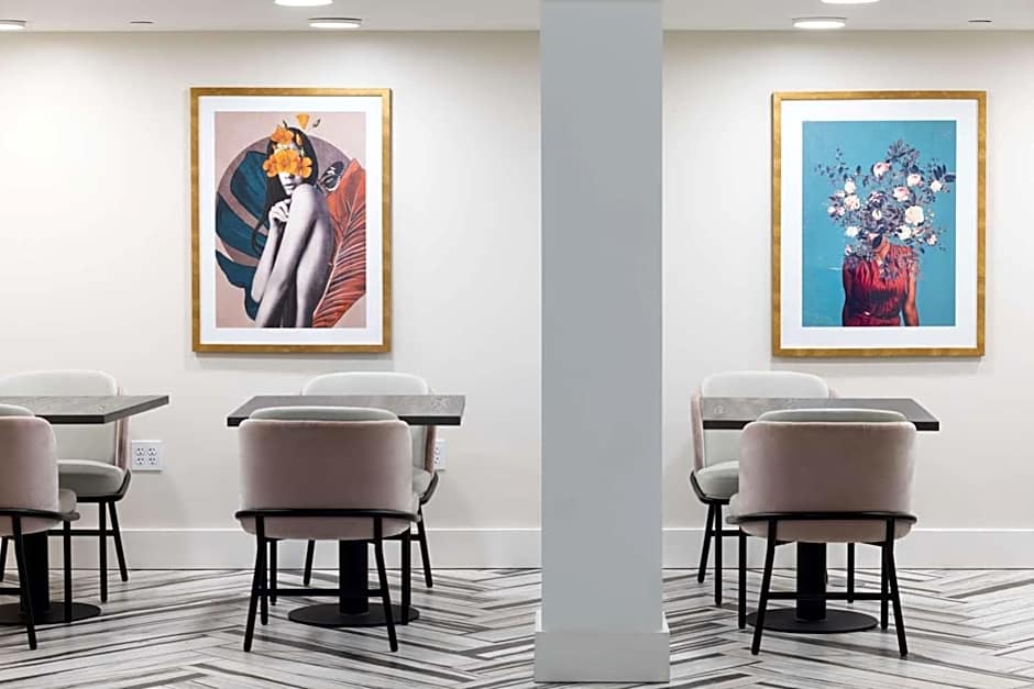The Kelly Birmingham, Tapestry Collection By Hilton