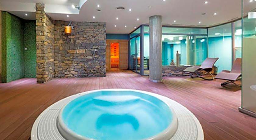 Mas Monzon Hotel