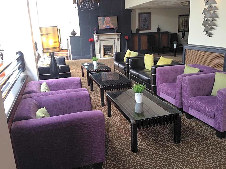 Inn On The Prom At The Fernlea Hotel