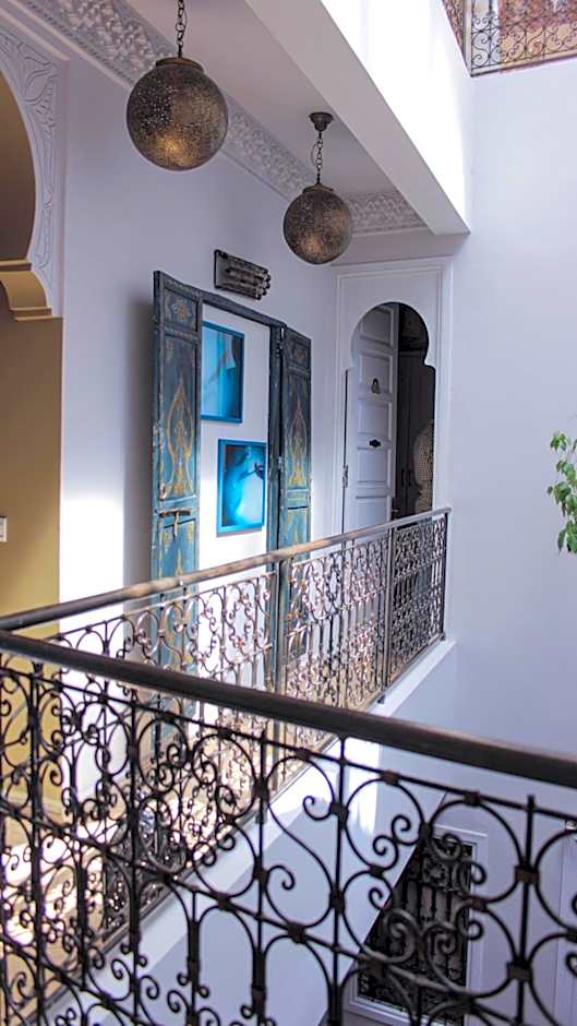 Riad Laly Tourisme Eclairé Le bijou de la medina