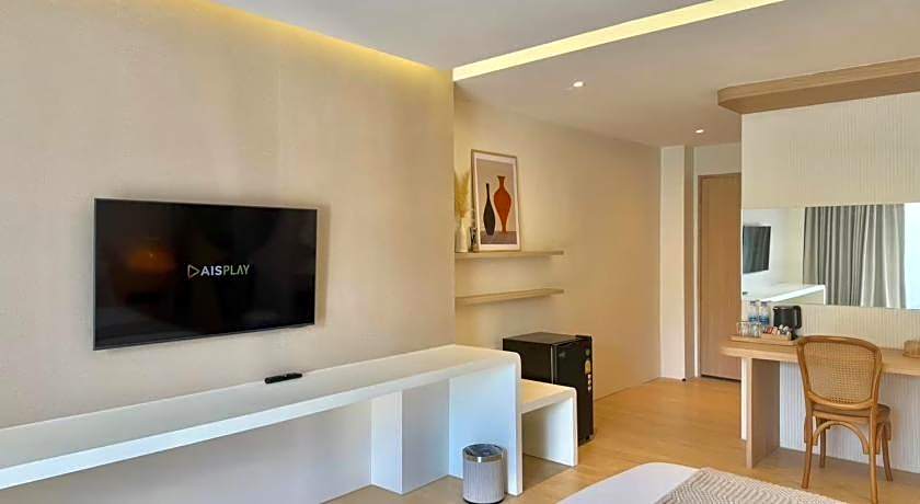 Tonsai Tropical Phi Phi Island