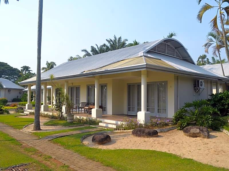 Bungalow Modern Golf & Country Club