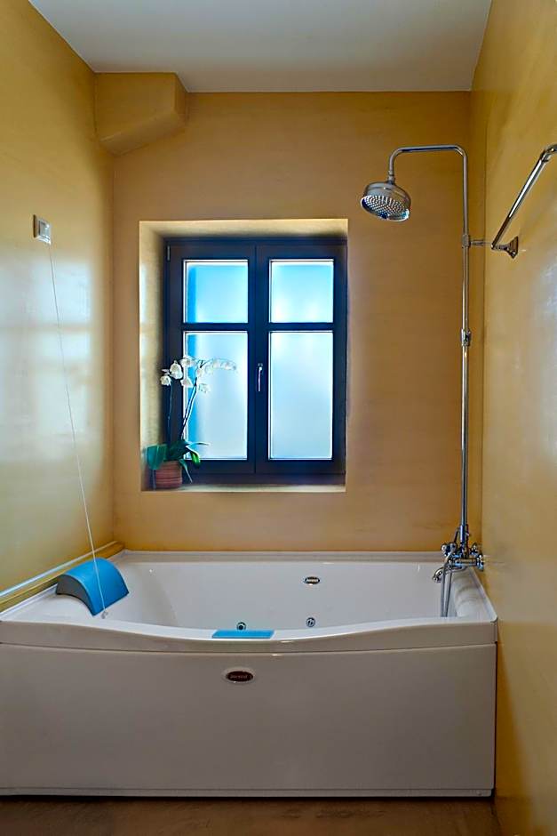 Haones Suites
