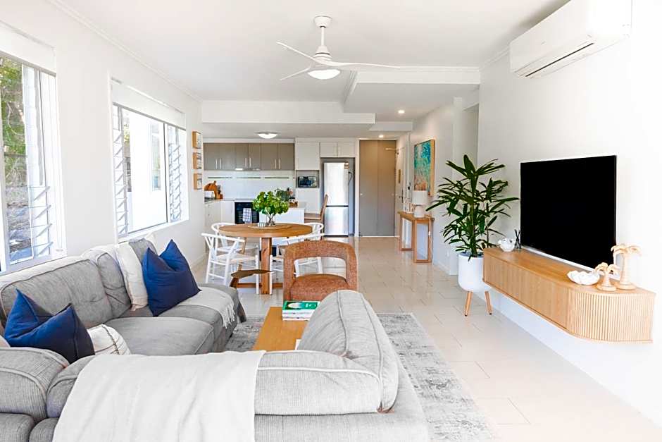 Airlie Summit Apartments
