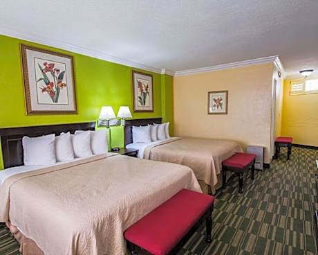 Standard Queen Room with Two Queen Beds - Non-Smoking