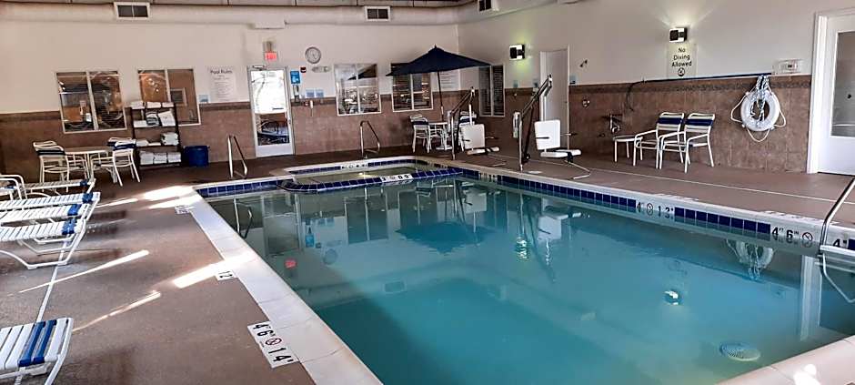 Holiday Inn Express & Suites New Buffalo, MI By IHG